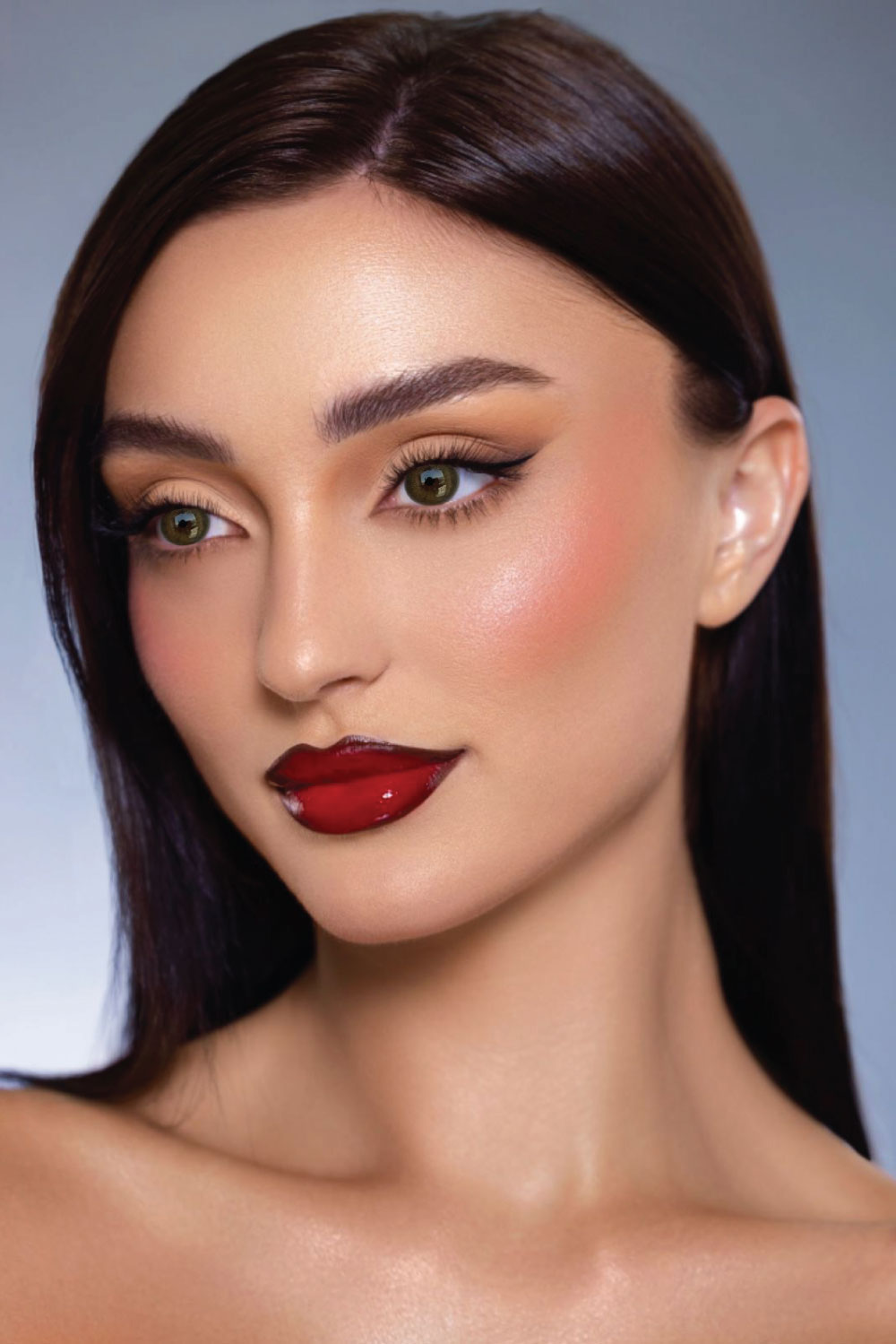 Naya is a soft, elegant colored contact lens designed to enhance your eyes with a natural-looking finish. Its refined shade adds depth, brightness, and beauty to your everyday look while keeping the result smooth and wearable.